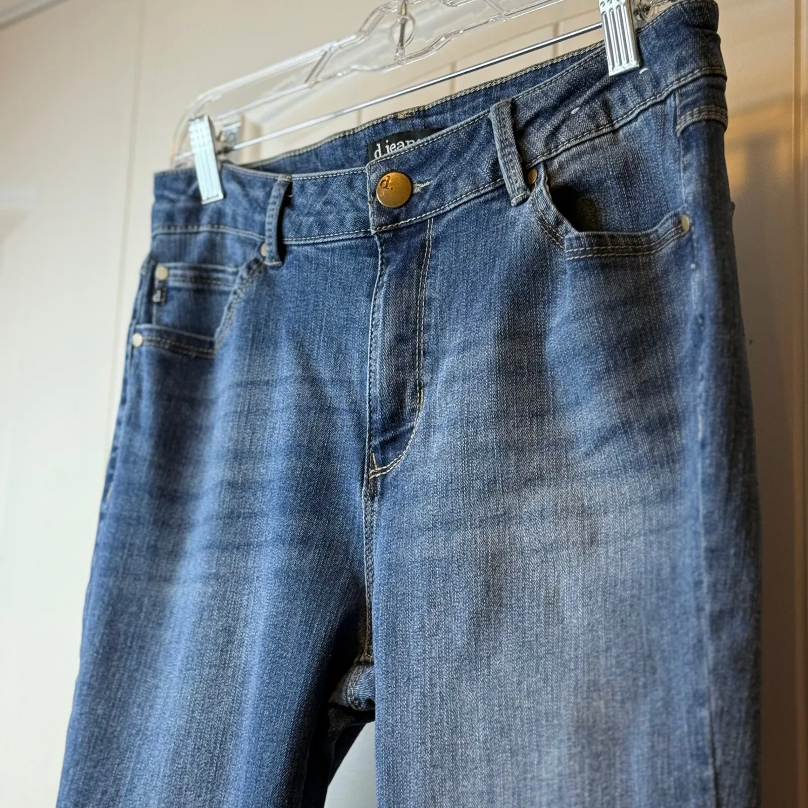 d jeans Women's Blue Wash Cropped Capri Flare Denim Jeans Size 10 Pedal Pushers - Image 4