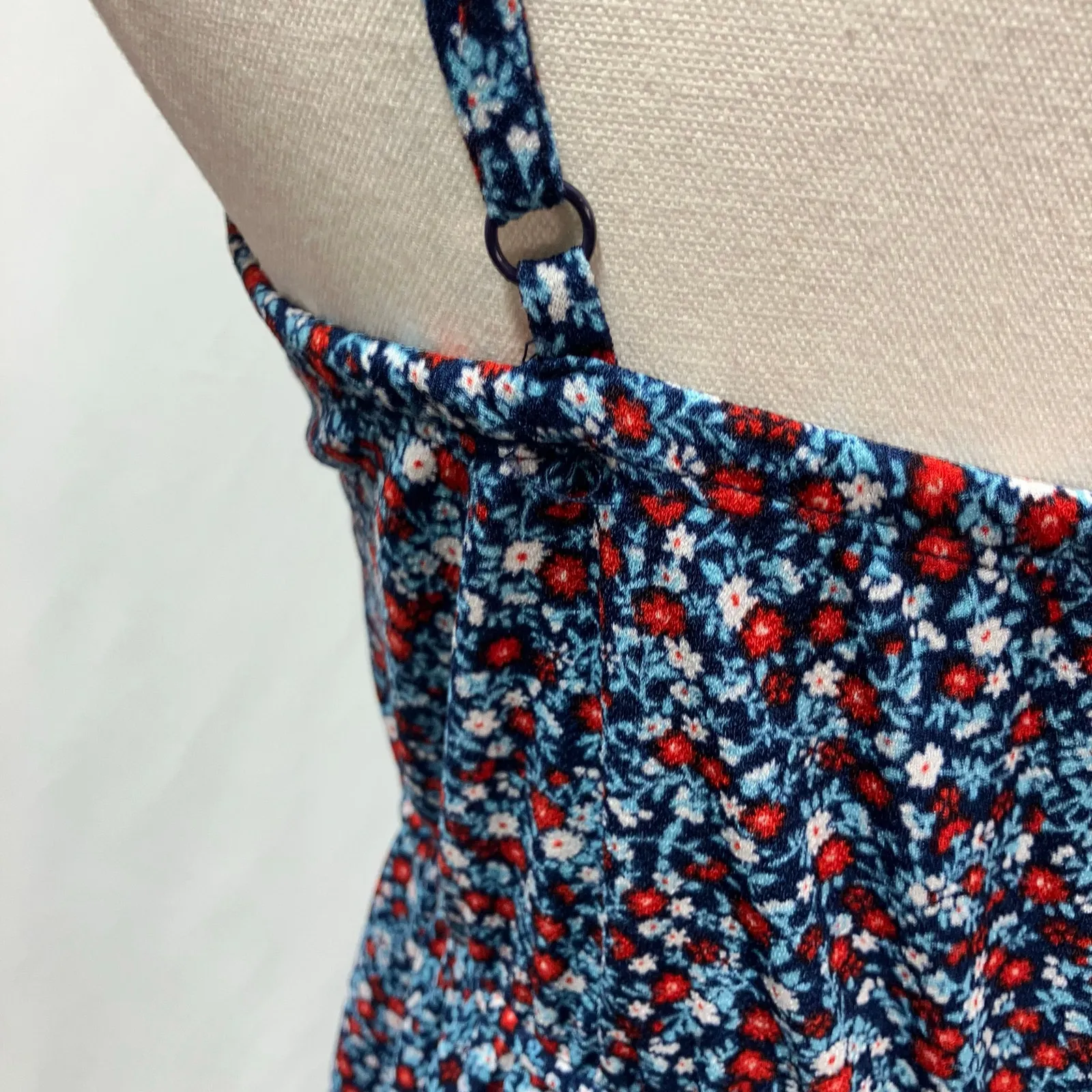 Francesca's Blue Rain Abagail Floral Front Twist Mini‎ Dress Womens Small Red - Image 9