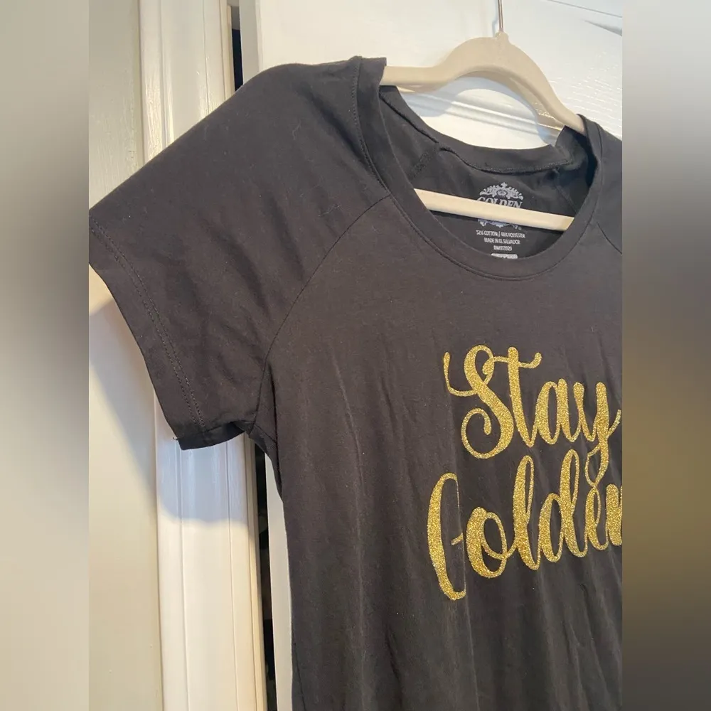 NWT Golden Nugget Size M Stay Golden Glitter Print Black Short Sleeve Tee Shirt Size M - Image 4