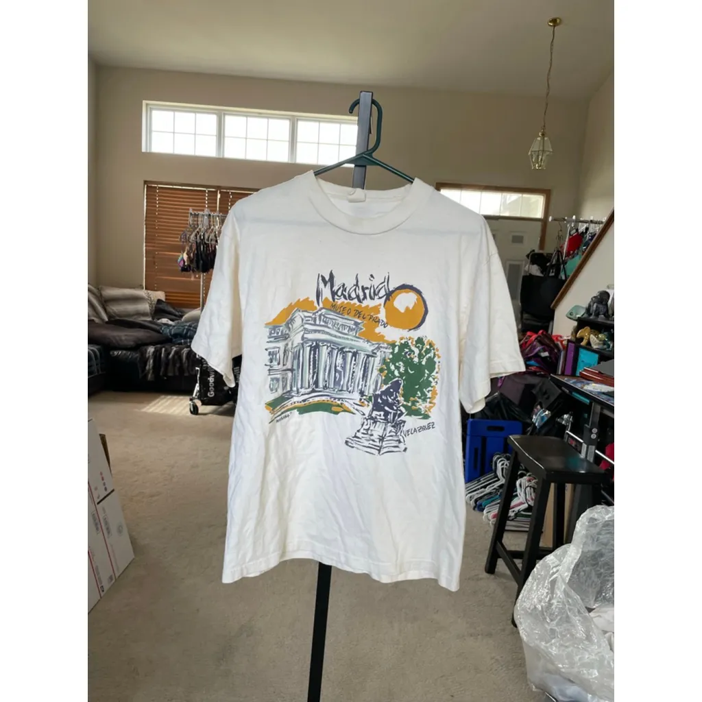 Women's Green Mañana Madrid Graphic Short Sleeve Tee L Off - Image 2