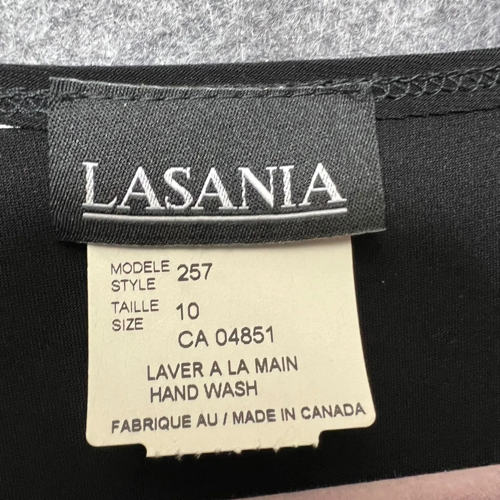 Vintage Lasania Abstract Geometric Top Black White‎ Stretch Knit Short Sleeve 10 - Image 2