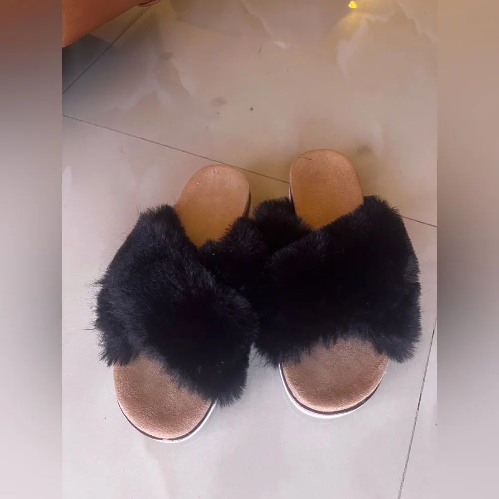 Fur cuddly slippers Sandal Faux Fur Sandal Slides Flip Flop Size 6.5 Unbranded Silver - Image 2