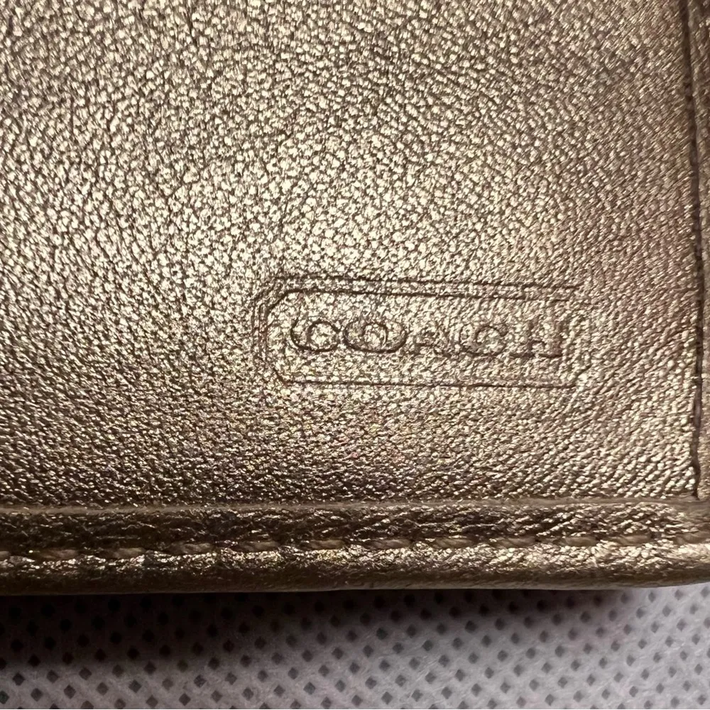 New York | Signature C billfold. - Image 12