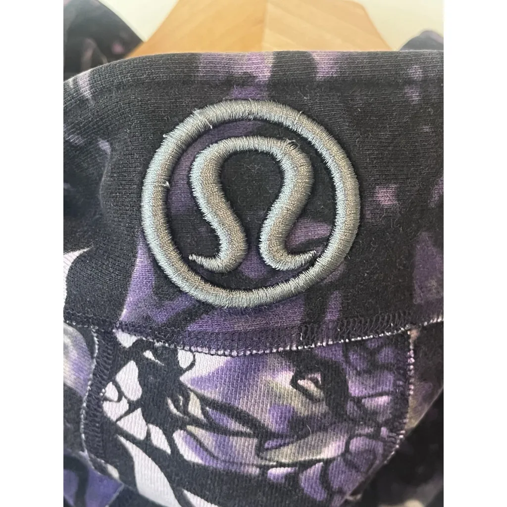 Lululemon Scuba Hoodie Womens Sz 6 Hooded Sweatshirt Zip Up Floral Print Purple - Image 11