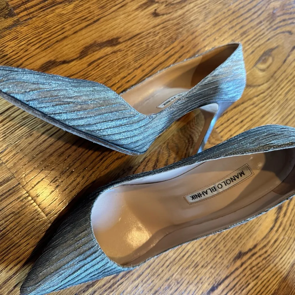 Manolo Blahnik Silver Pointed Toe Metallic Pumps - Image 3