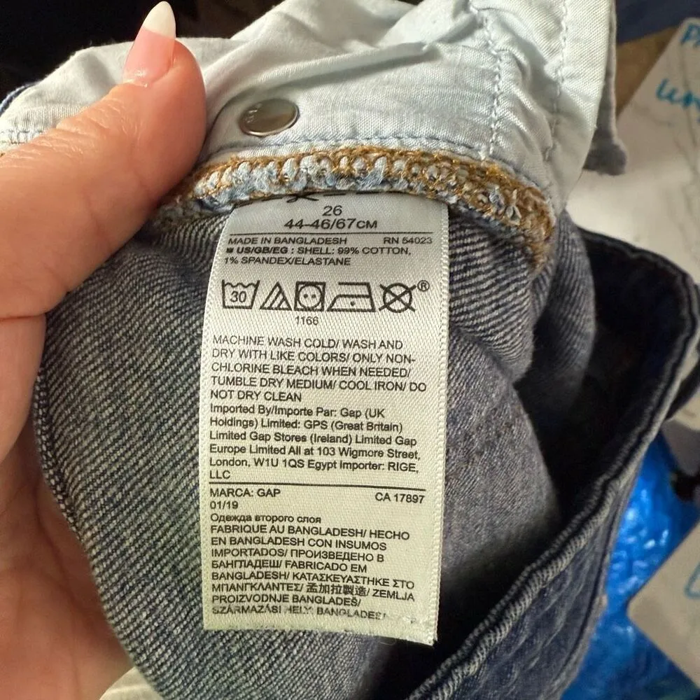 Gap Women’s 26 9” Bermuda Shorts Denim - Image 5