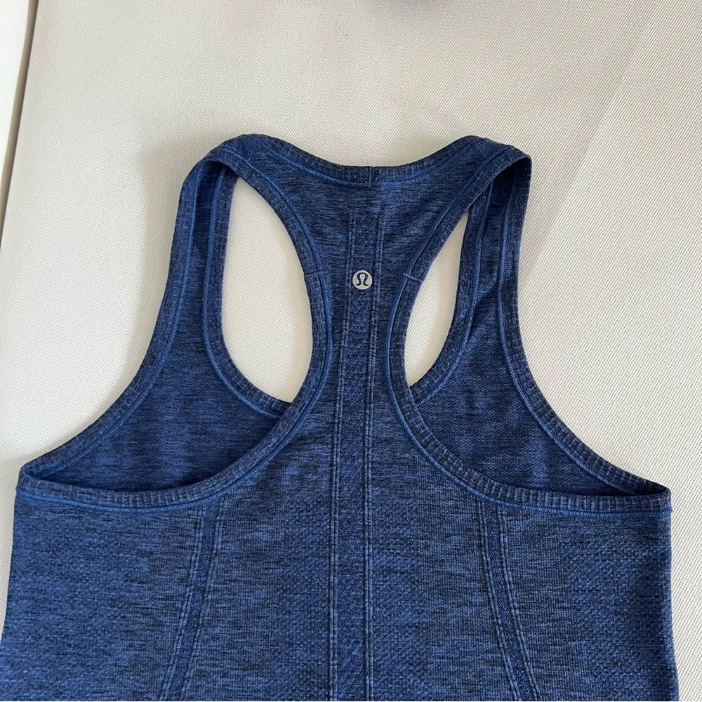 Lululemon Athletica Swiftly Tech Size 6 Racerback Seamless Sleeveless Navy Blue - Image 7