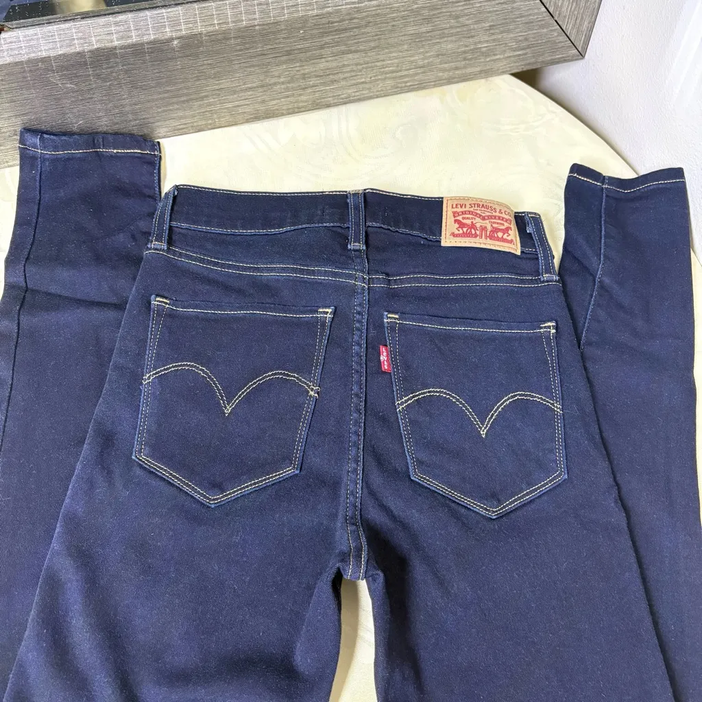 Levi's Women's Dark Blue 720 High Rise Super Skinny - Image 3