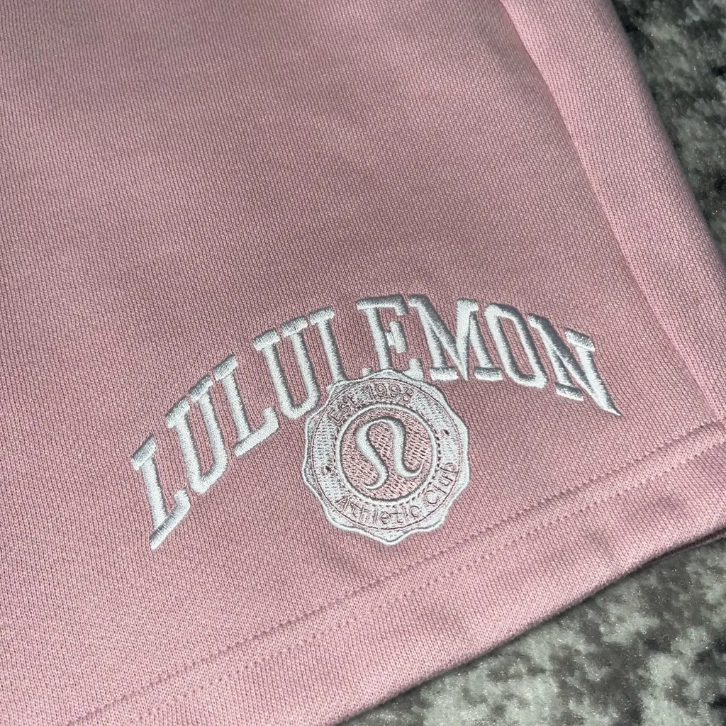 Lululemon Scuba Mid-Rise Oversized Short 7" *Graphic - Image 5