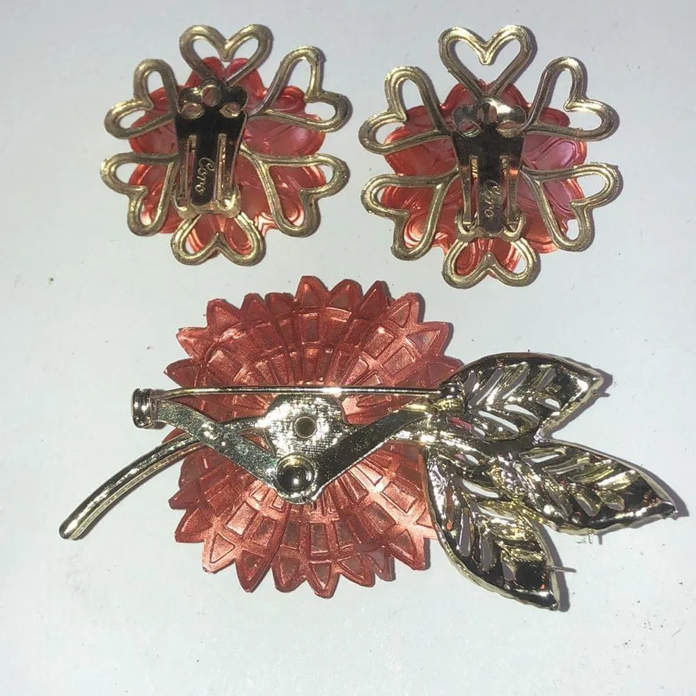 Coro Vintage Melon Shimmer AB Rhinestone Flower Brooch Clip On Earrings Set Gold - Image 7