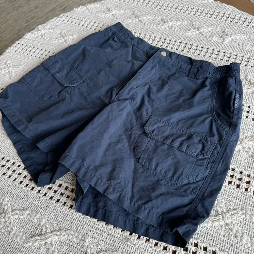Columbia Women's Navy Cargo Shorts - Image 9