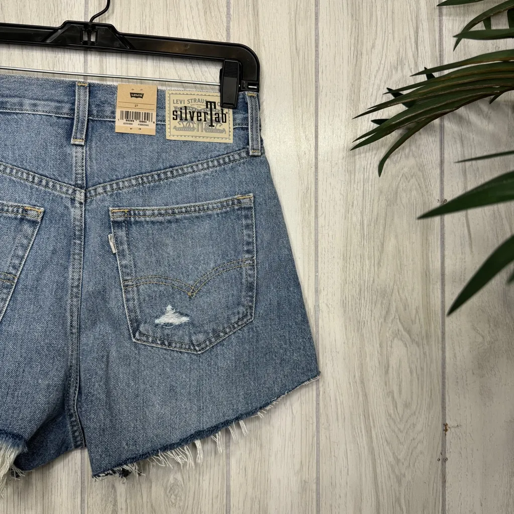 NWT Levi’s SilverTab Distressed High Rise Mom Shorts size 27 NEW - Image 7
