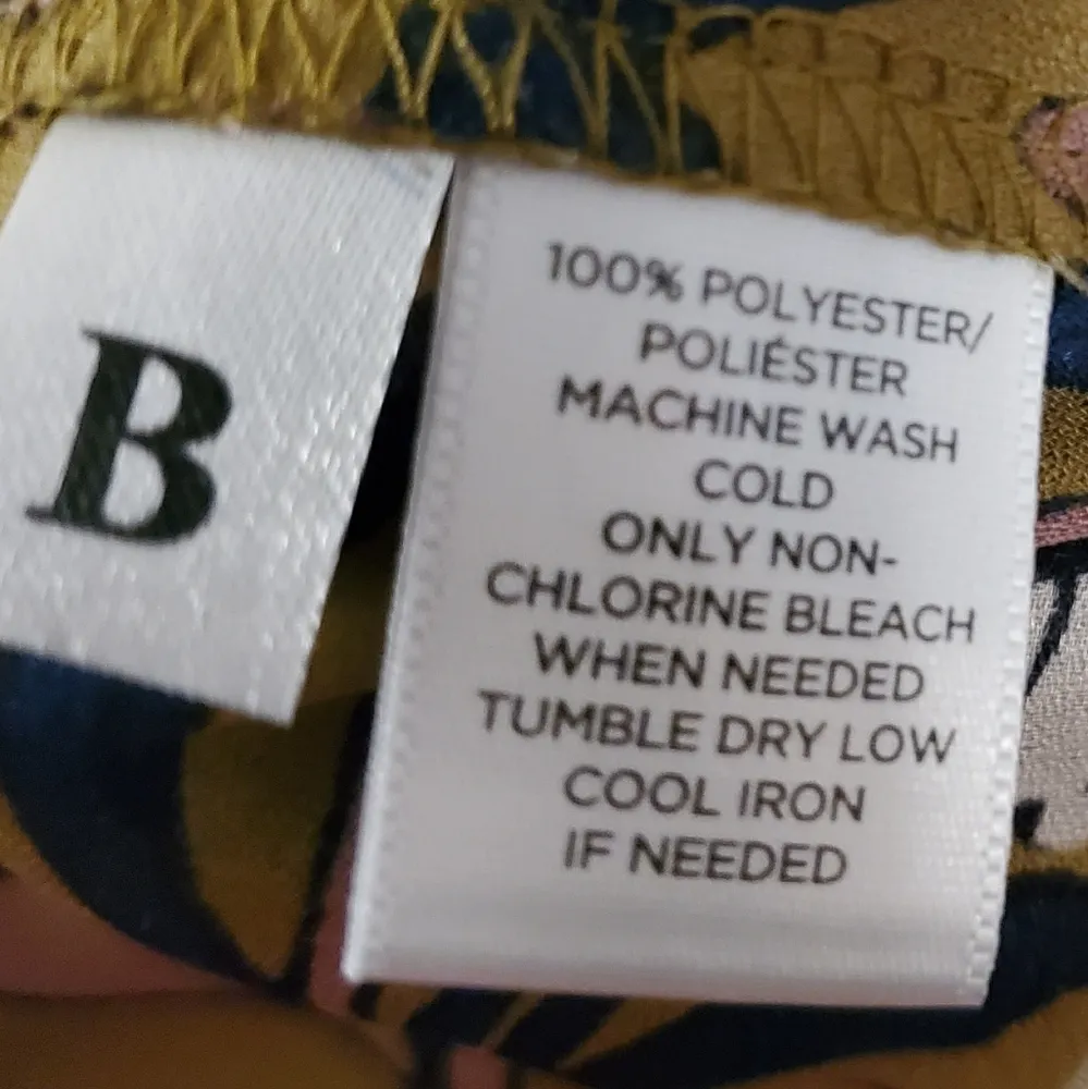 🔥SALE🔥LOFT Olive Green Floral Peasant Style Blouse S - Image 3