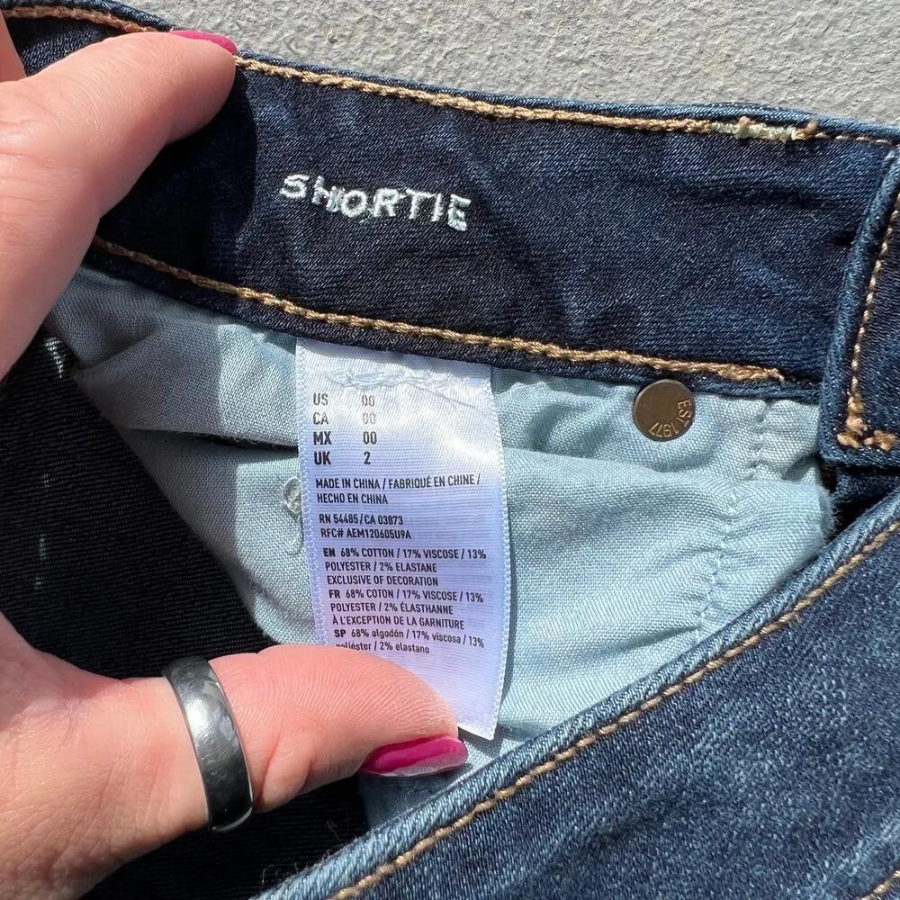 AEO Super Stretch Dark Wash Shortie Jean Shorts Size 00 - Image 3