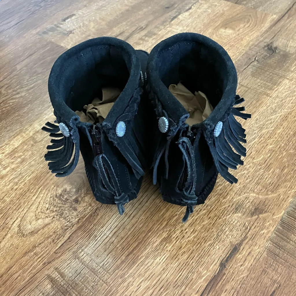 Minnetonka  Women's High Top Back Zip Boot - Image 7