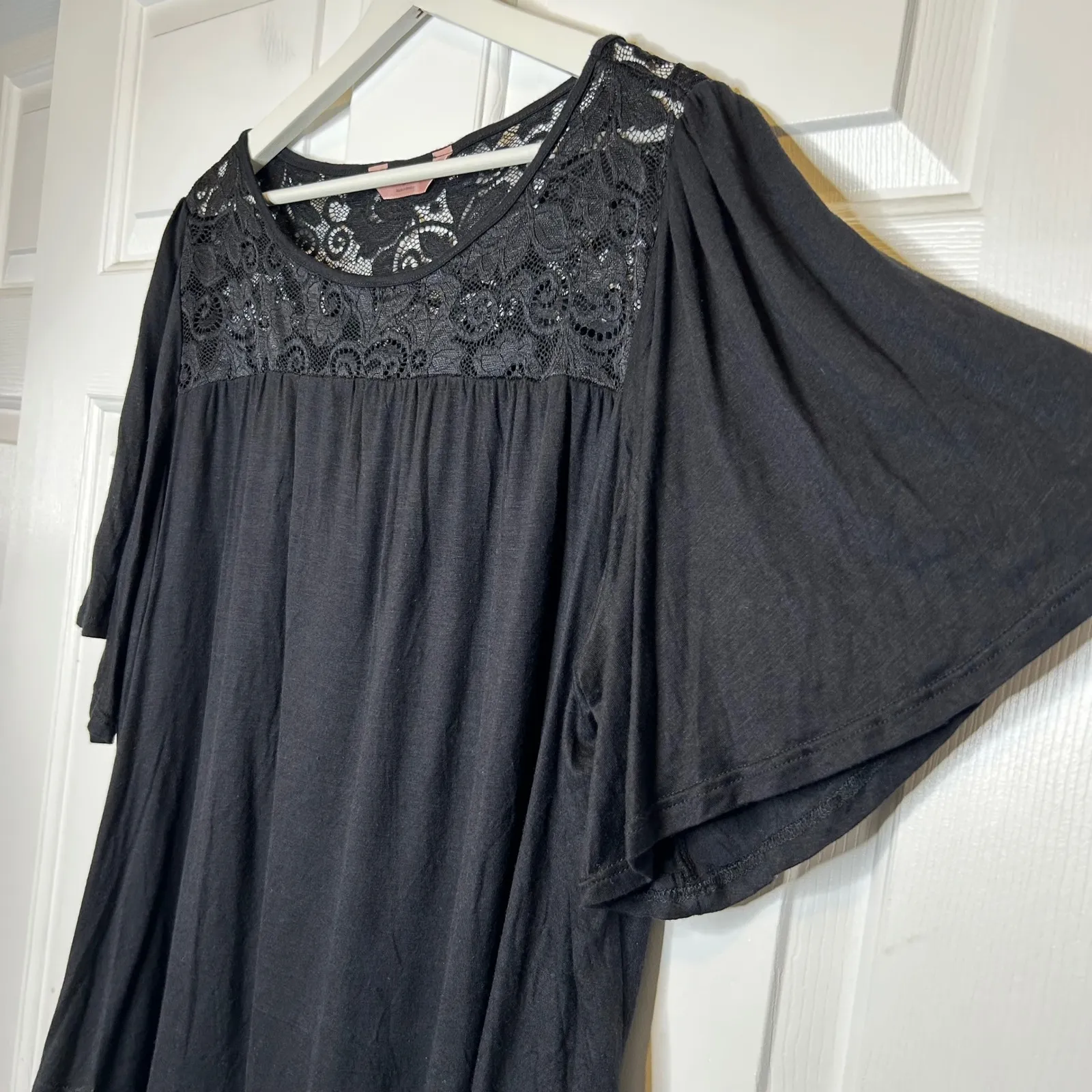 SJS Plus Size 1X Black Lace Flutter Sleeve Blouse Top - Image 2