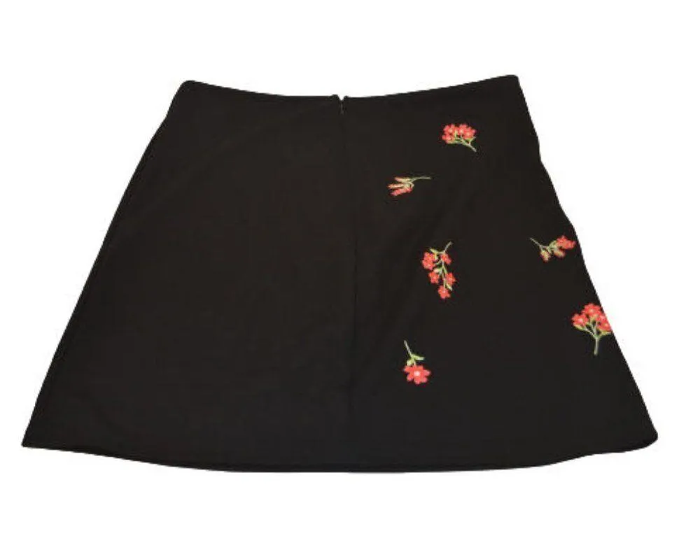 Shein Curve Black W Embroided Flowers Floral Skirt Size: 1XL - Image 2