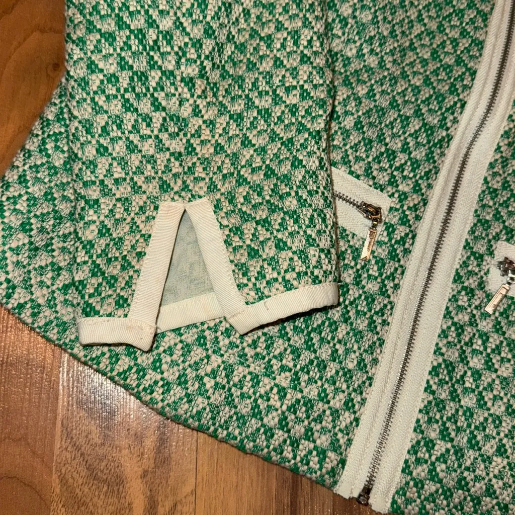 CAbi women’s green tween jacket zip up, crop size 4,‎ spring, work, casual - Image 4