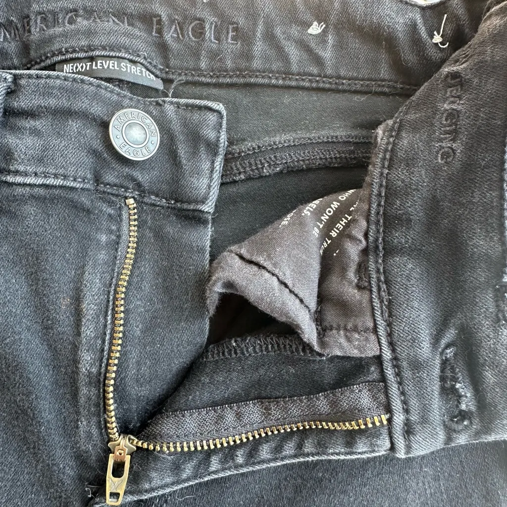 American Eagle Distressed Skinny Denim Hi-Rise Jegging in Black Size 2 Short - Image 7