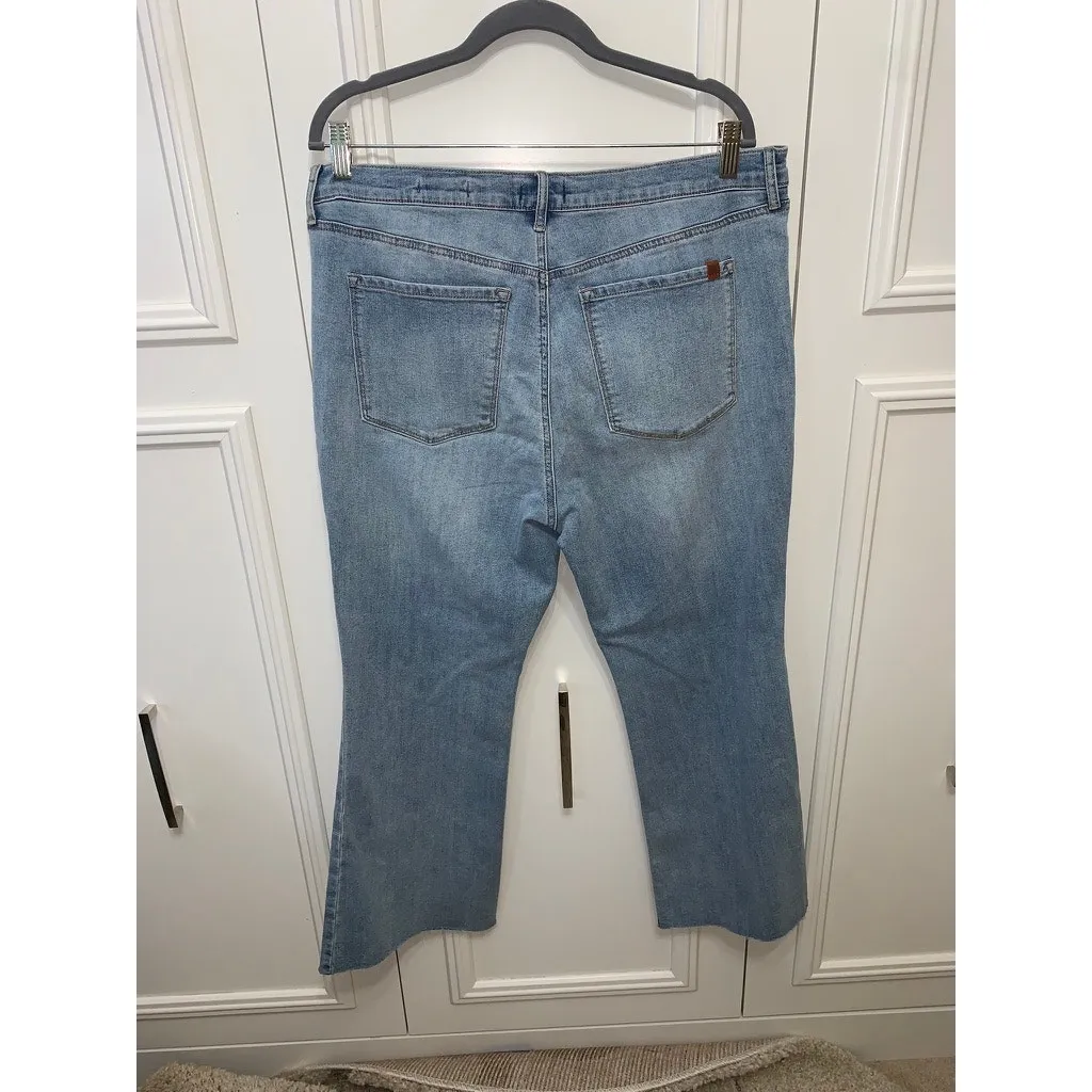 NWT Jessica Simpson Women's Ankle Flare Jeans Blue Size 16 Light Wash‎ - Image 6