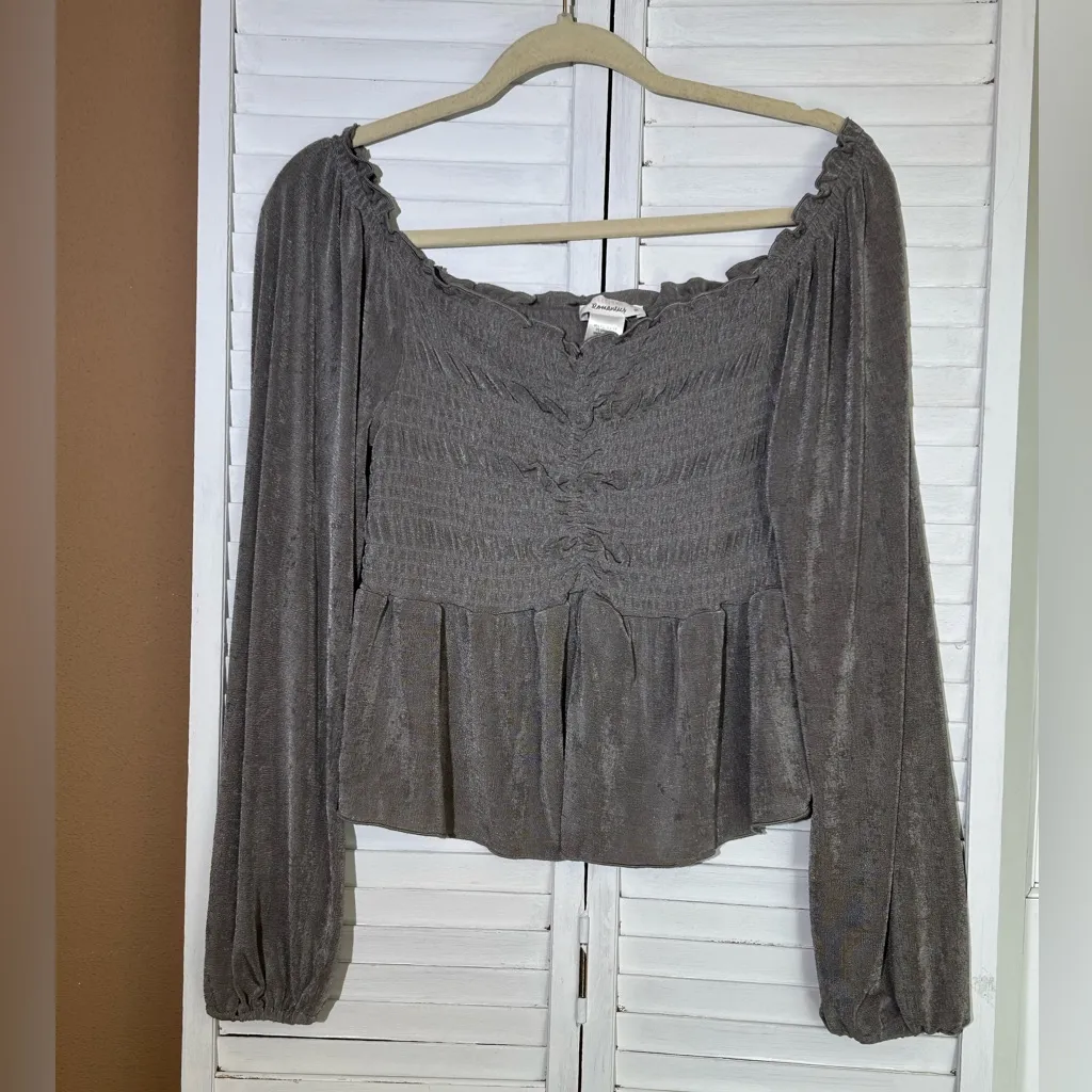 Urban Outfitters Romantics size medium long sleeve shimmery gray babydoll top - Image 2