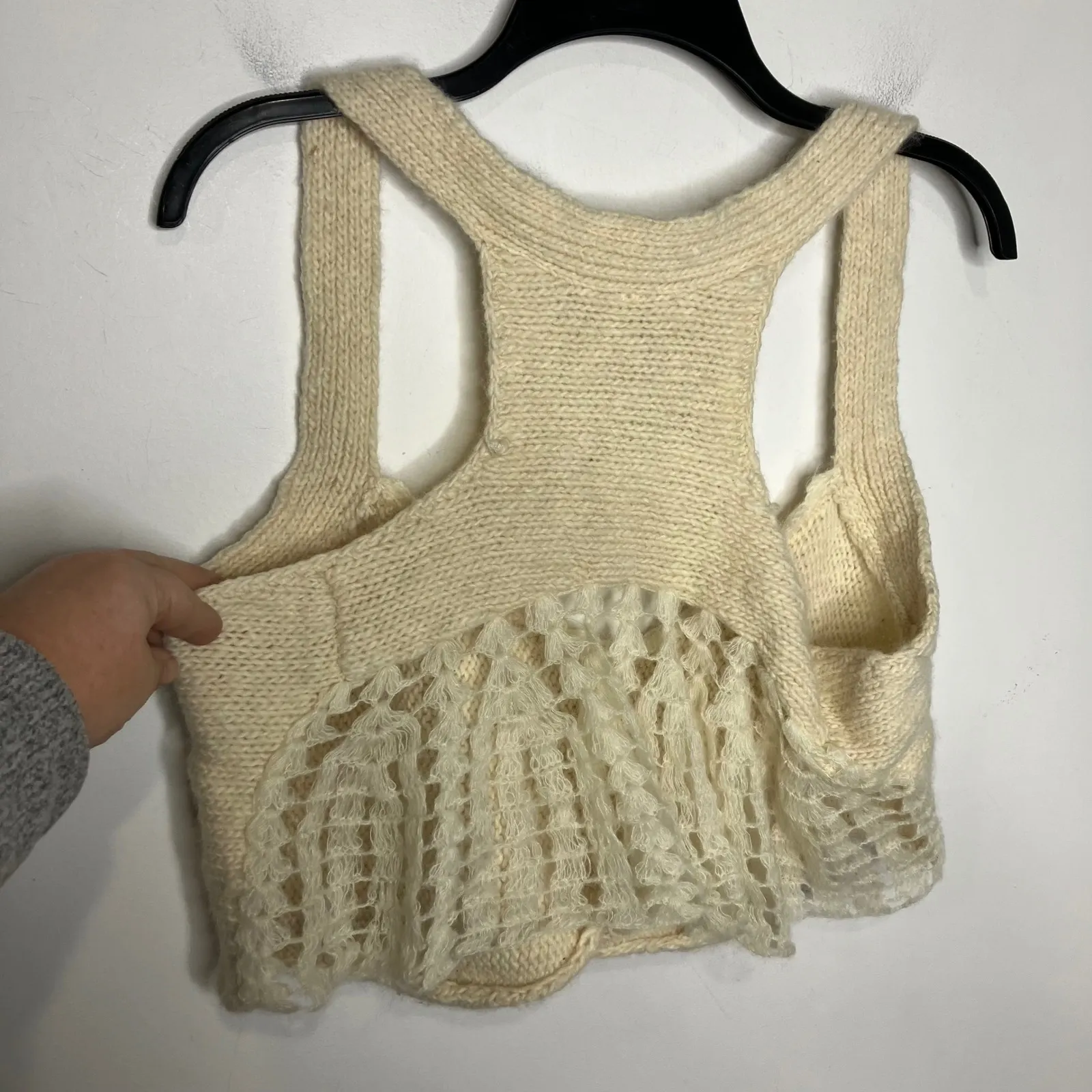 Free people cream wool blend crocheted cropped tank top women's size large - Image 4