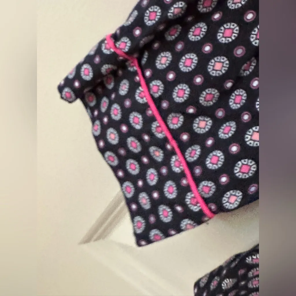 VS Victoria’s Secret Black and Pink Patterned Pajama Top Women’s Sz Small - Image 5