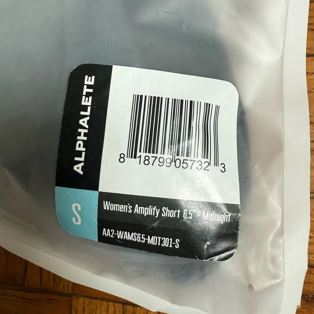 NWT Alphalete Midnight 6.5” Size Small Shorts - Image 4