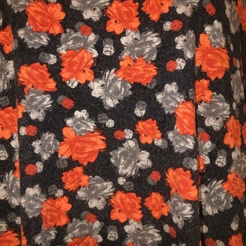 LuLaRoe Size M Irma Red Gray Roses Floral Top - Image 2