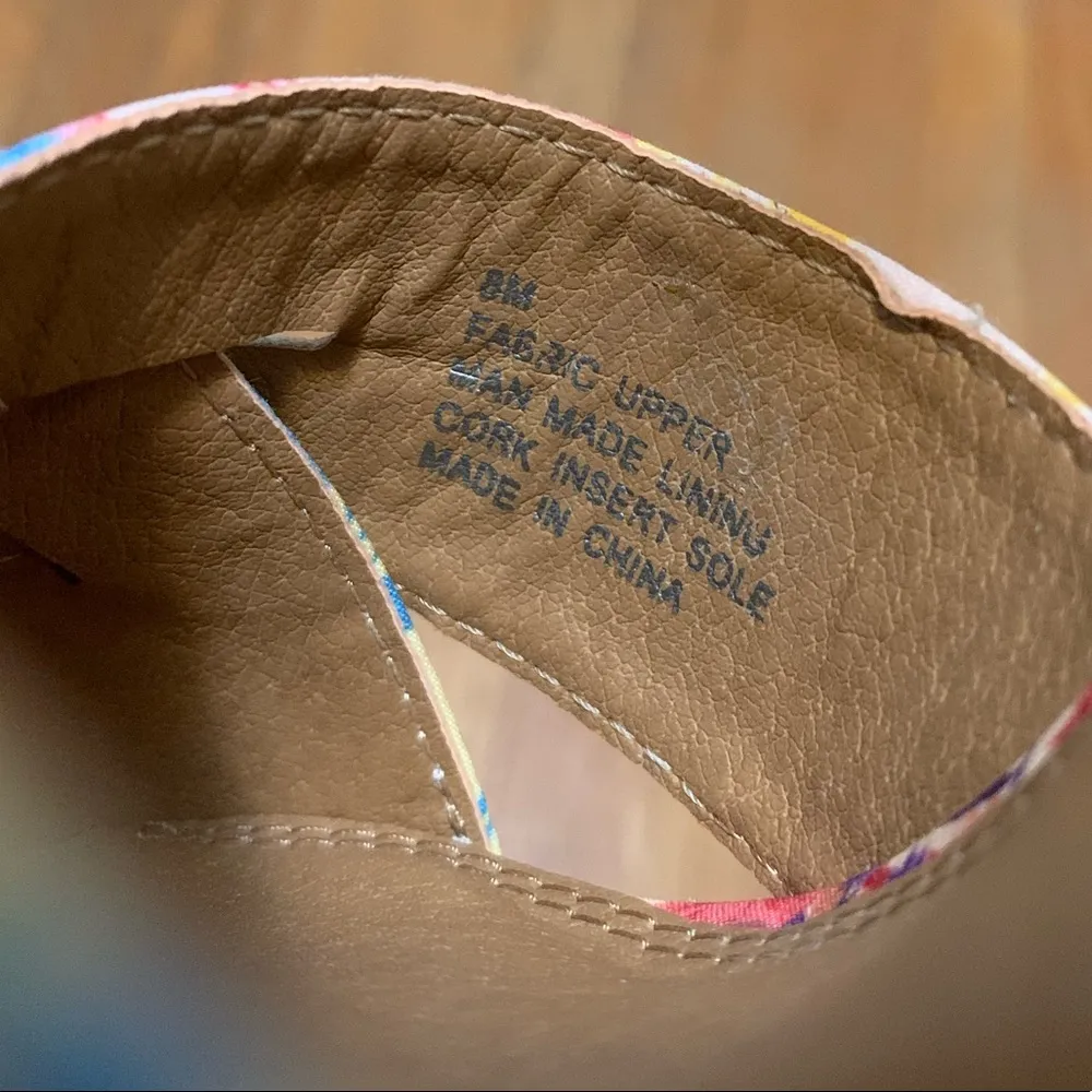 Gianni bini floral platforms size 8 - Image 2