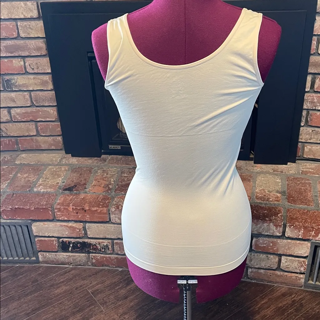 Yummie by Heather Thomson Nude Compression Tank Top M/L Shapewear Size undefined - Image 2