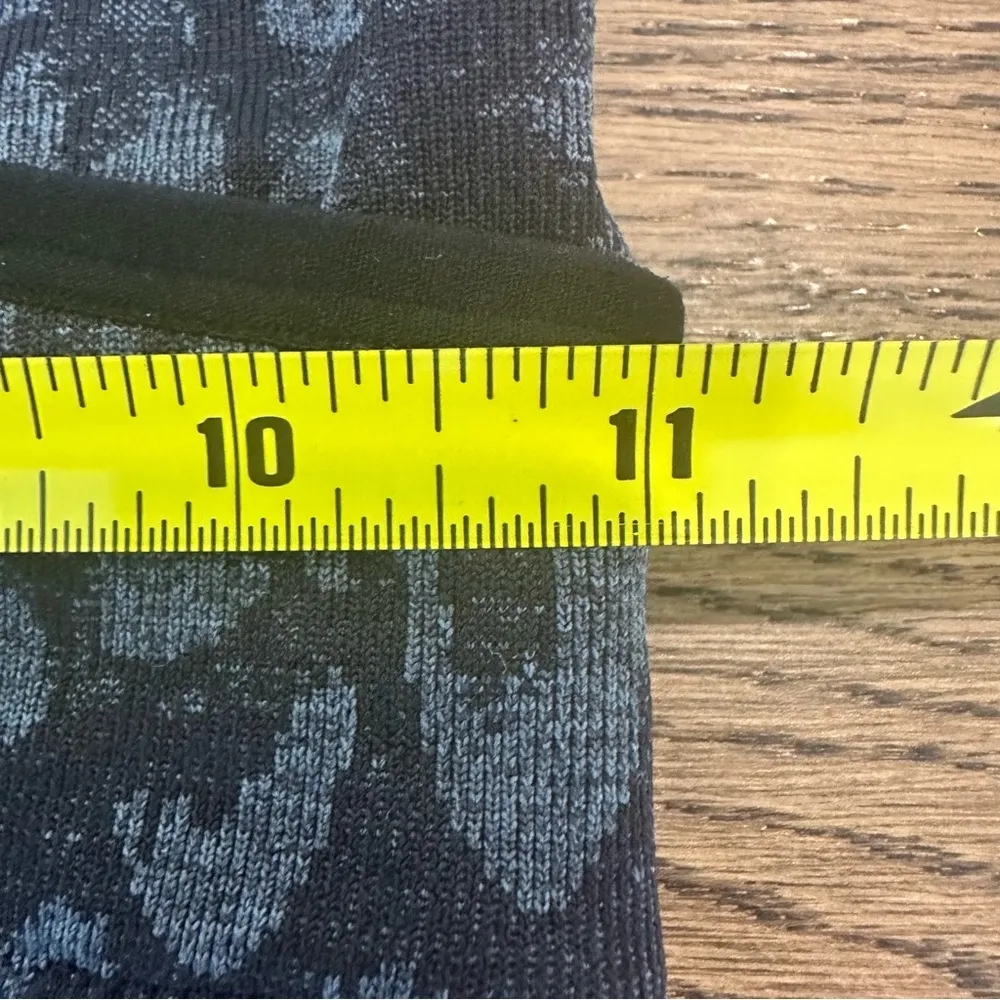 Gymshark Adapt Animal Seamless Sports Bra Gray XS - Image 3