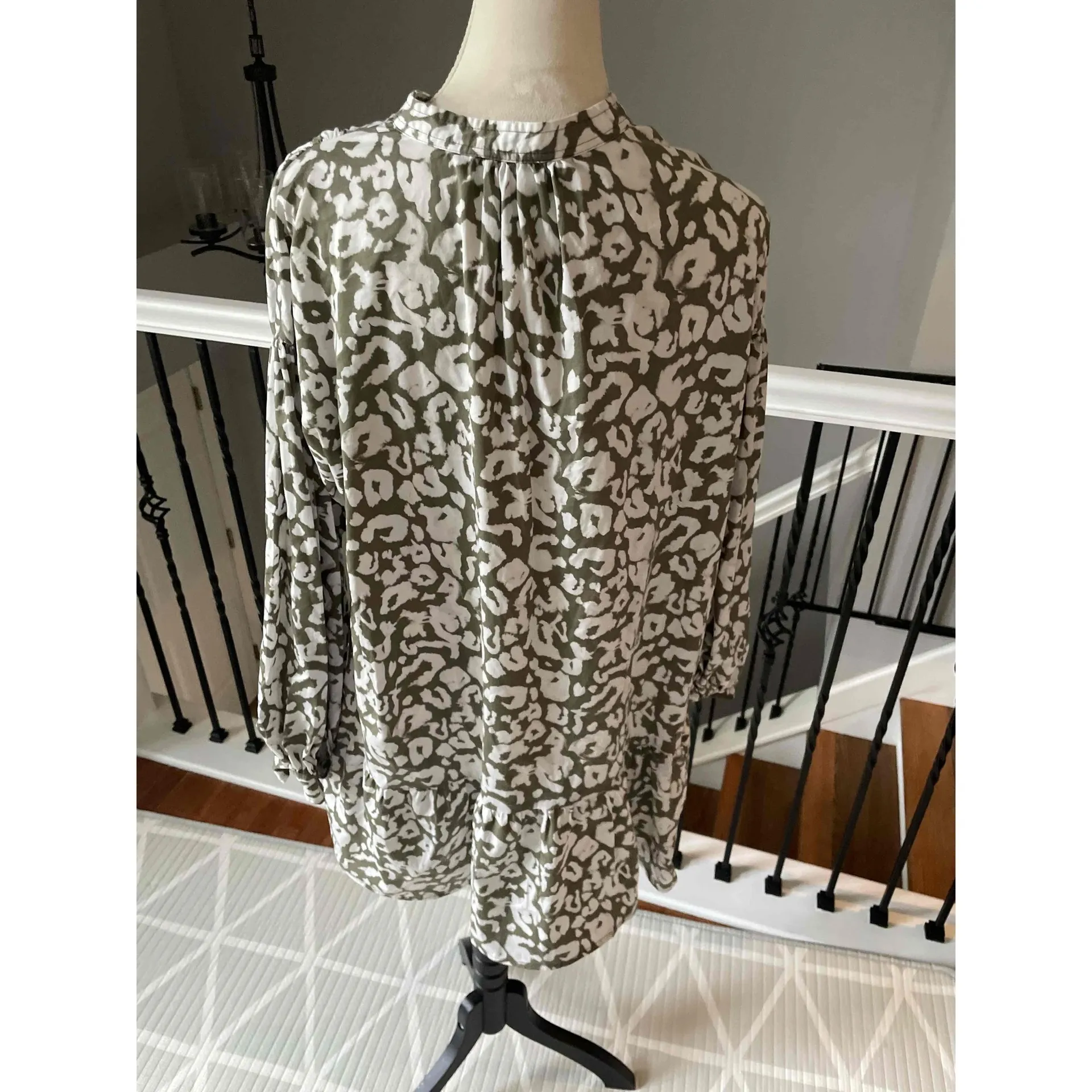 Elizabeth‎ & James Green Floral Patterned Long Sleeve Dress Size Small - Image 5