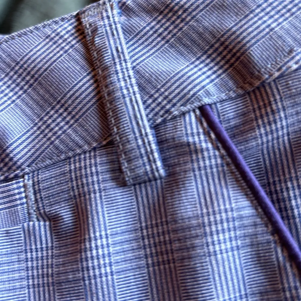 Bugatchi Women size 4 shorts, purple and white, 10" inseam White - Image 8