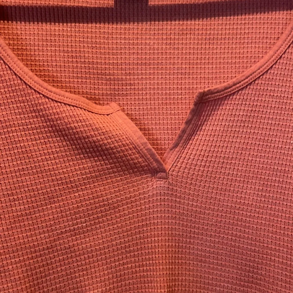 Aritzia TNA Women’s Waffle knit notch neck shirt size XXS - Image 4