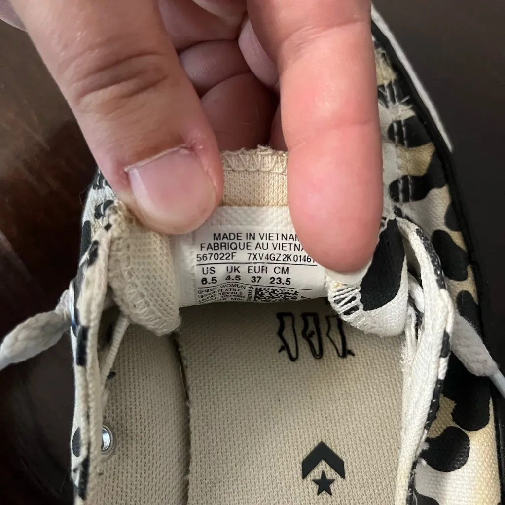 Converse Black and White Sneakers - Image 10