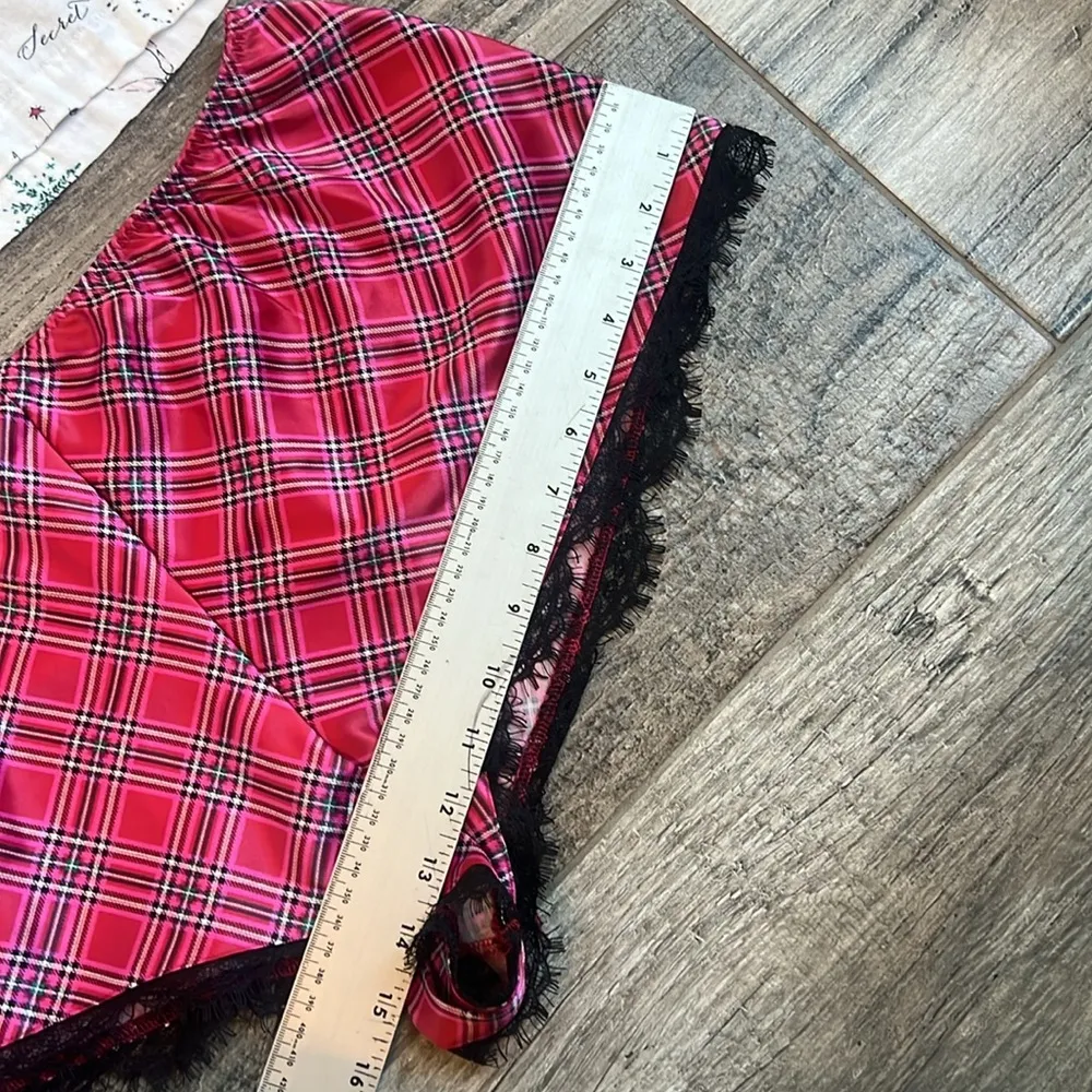 Victoria's Secret Women's L Pants/Top Pajama Set 2-Piece Christmas White #66 - Image 6