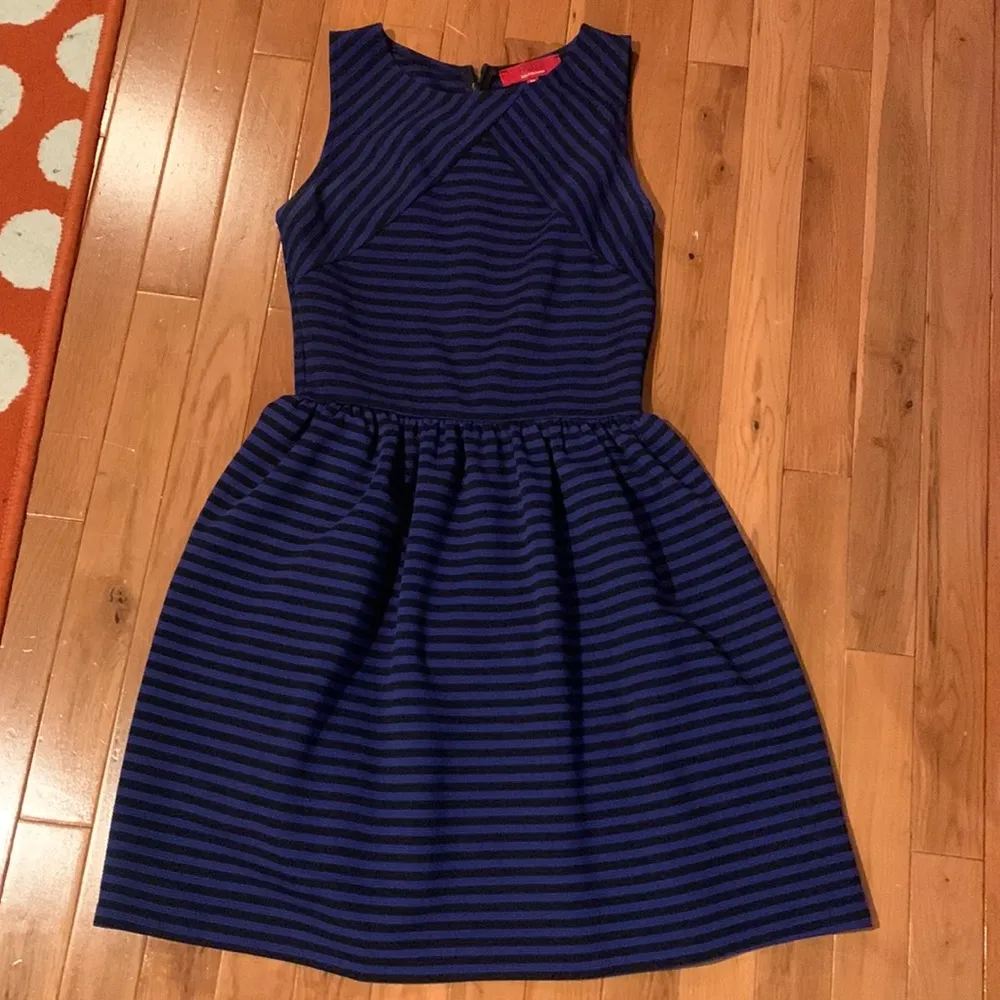 Women’s Saks Fifth Avenue blue and black flare dress - Image 2