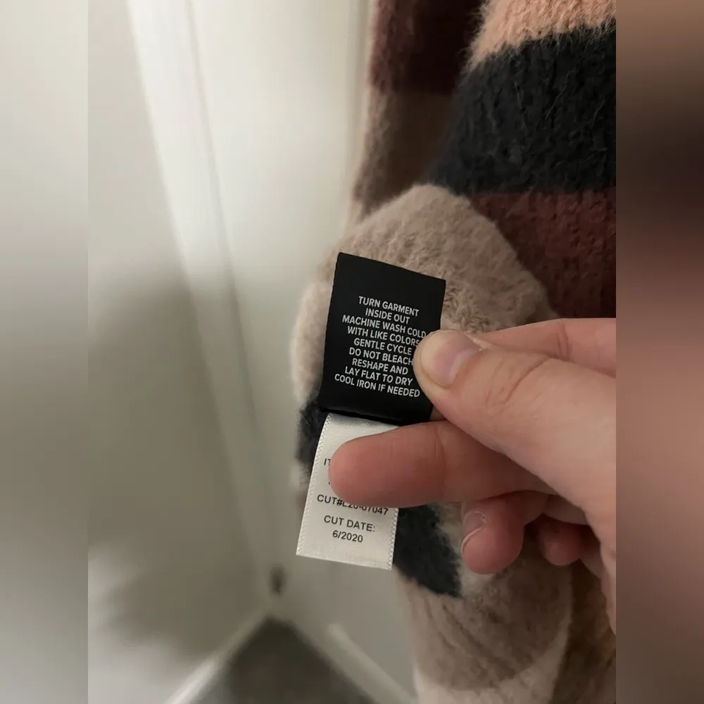 Fuzzy Yarn Multicolor Sweater - Image 6