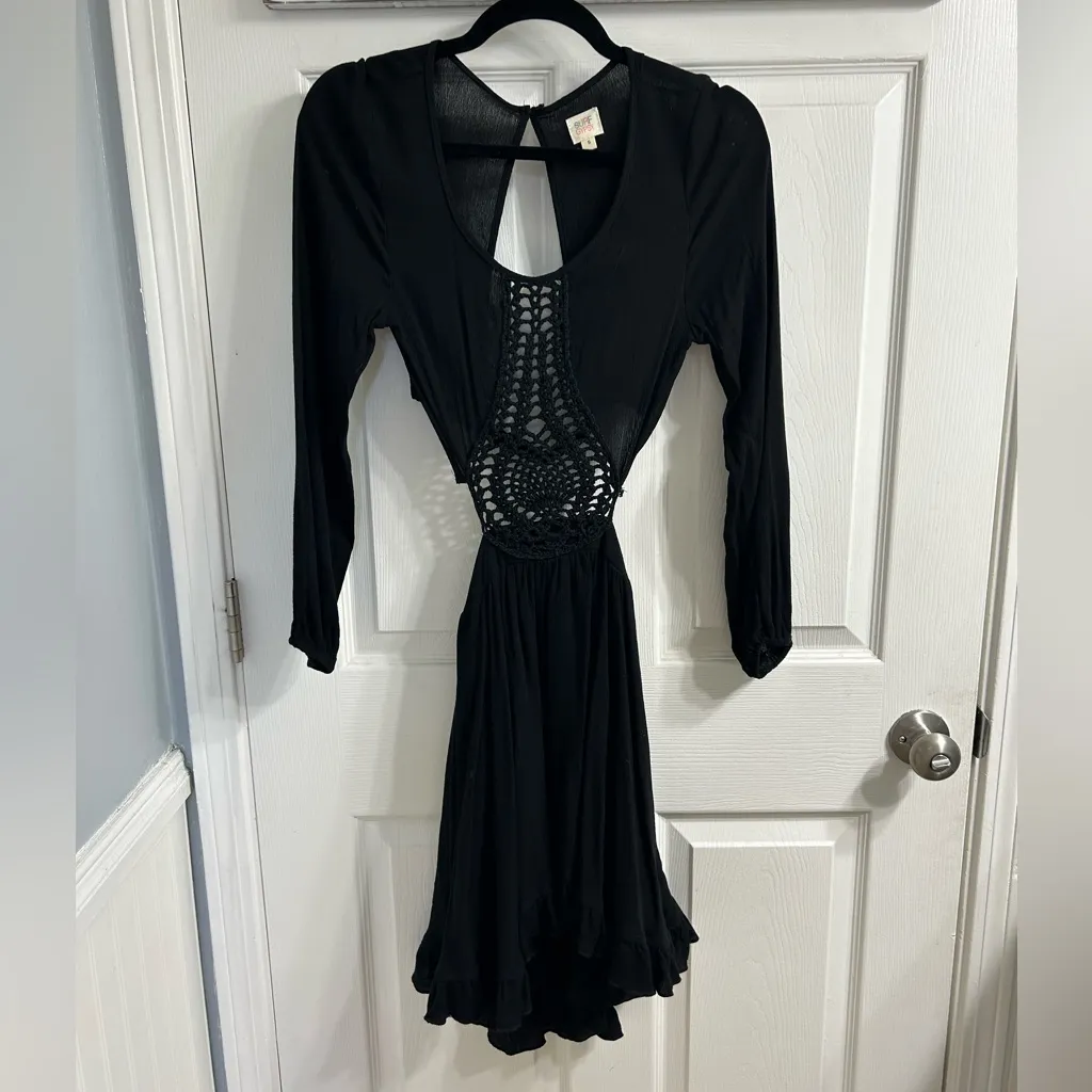 Surf gypsy black crochet cut out front rayon crinkle boho bohemian mini dress - Image 11