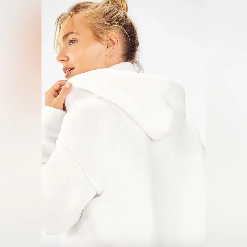 Fabletics Lotta Removable Hood Jacket Full Zip Ice Camo White Size Medium - Image 3