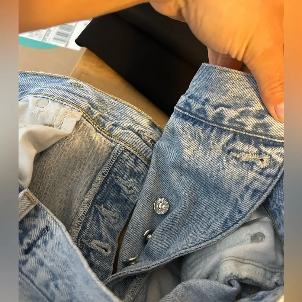 Agolde Criss Cross Light Blue Jeans - Image 4