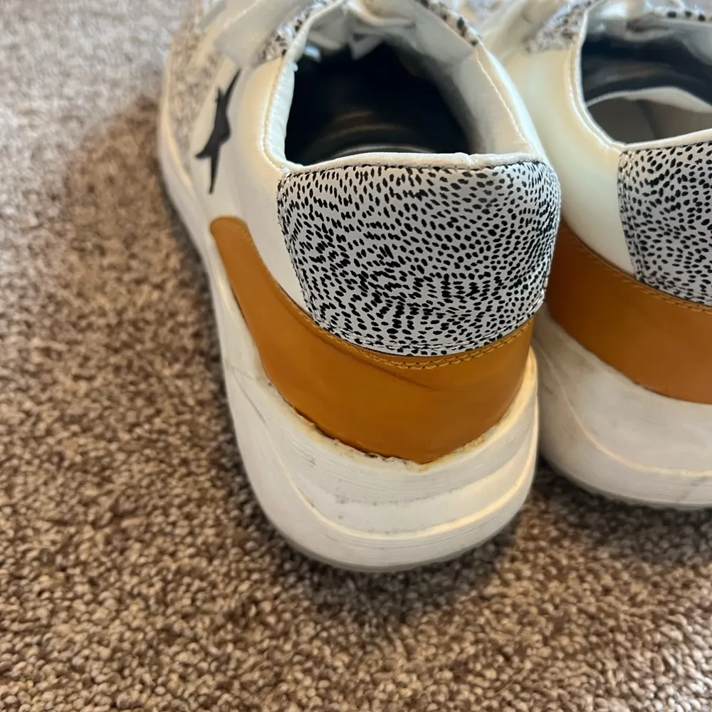 Vici White and Black Sneakers with Canvas Upper - Image 4