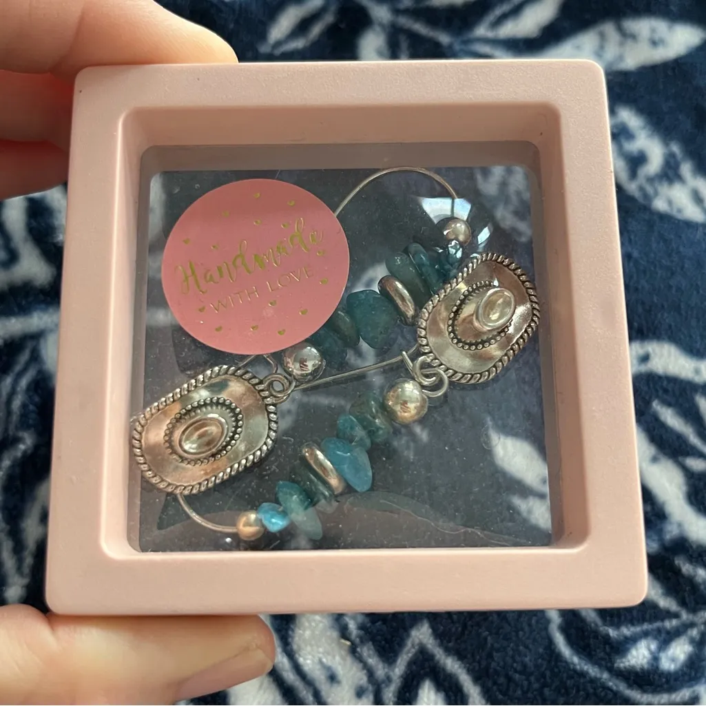 Handcrafted Western Cowboy Hat Dangle Earrings Silver - Image 3