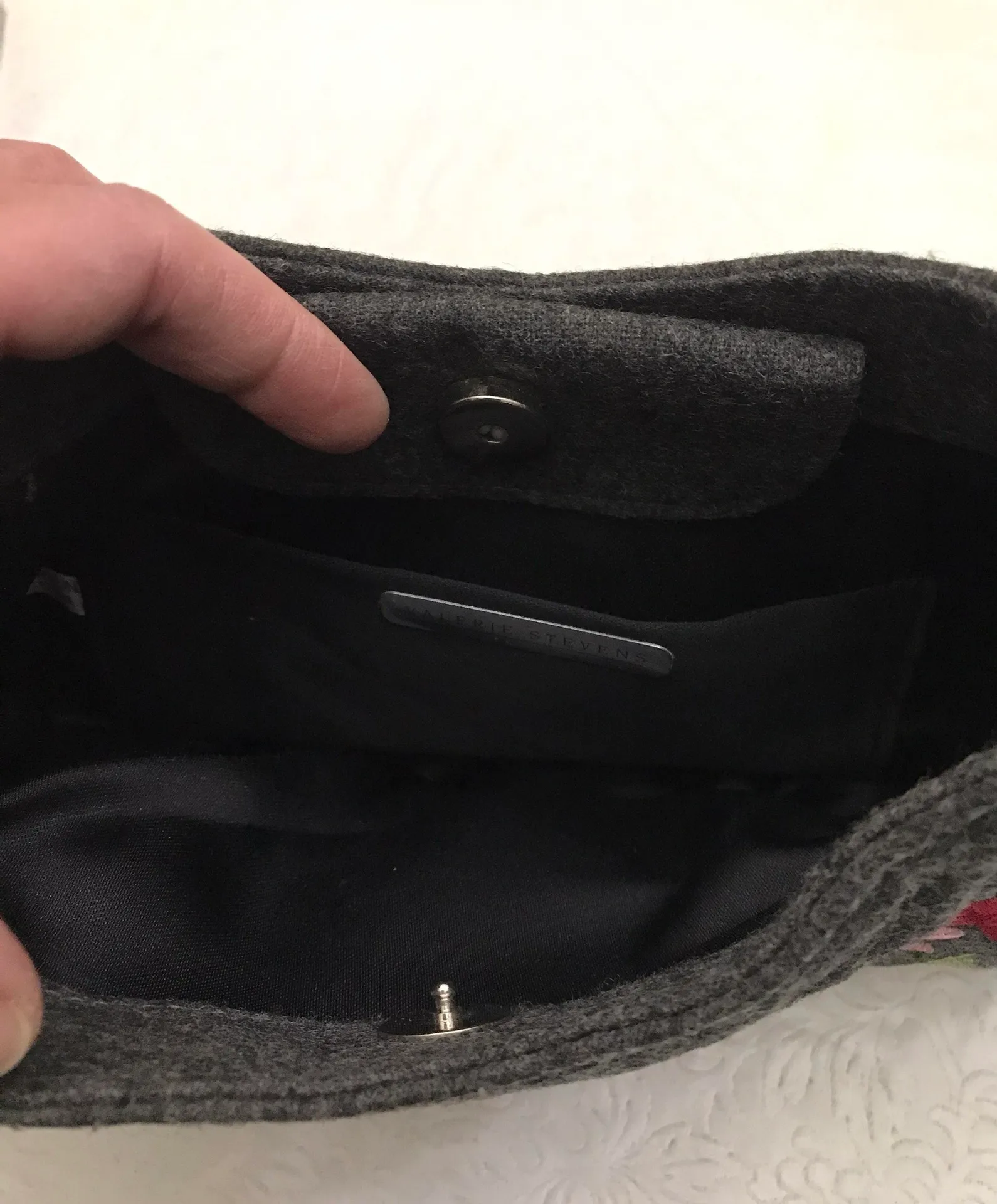 Valerie Stevens Fun Vintage Gray Embroidered Floral Handbag Purse - Image 3