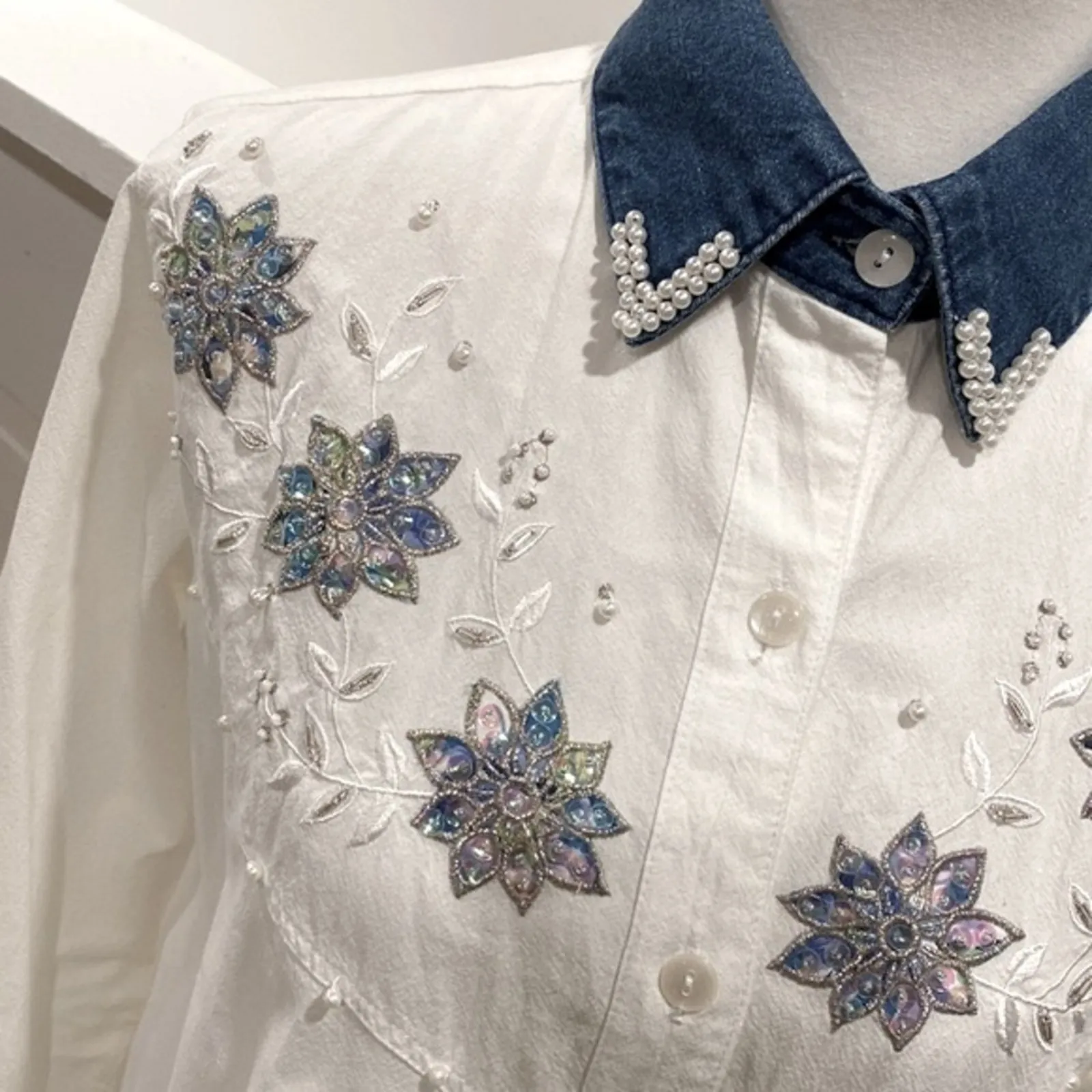 Vintage Womens Shirt Large Western Denim Chambray Embroidered Pearl Sequin Top White - Image 5