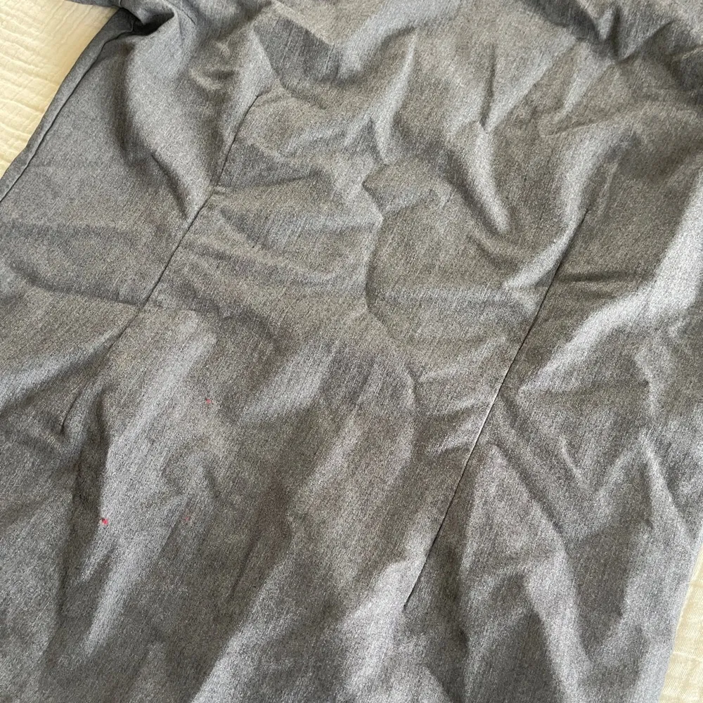 FIGS technical collection Gray scrub top Shirt woman’s size small - Image 6