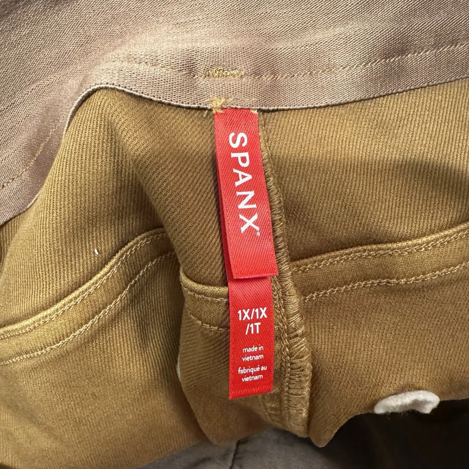 NEW SPANX Womens 1X Tall Stretch Twill Ankle Cargo Pants In Acorn Camel Slimming - Image 10