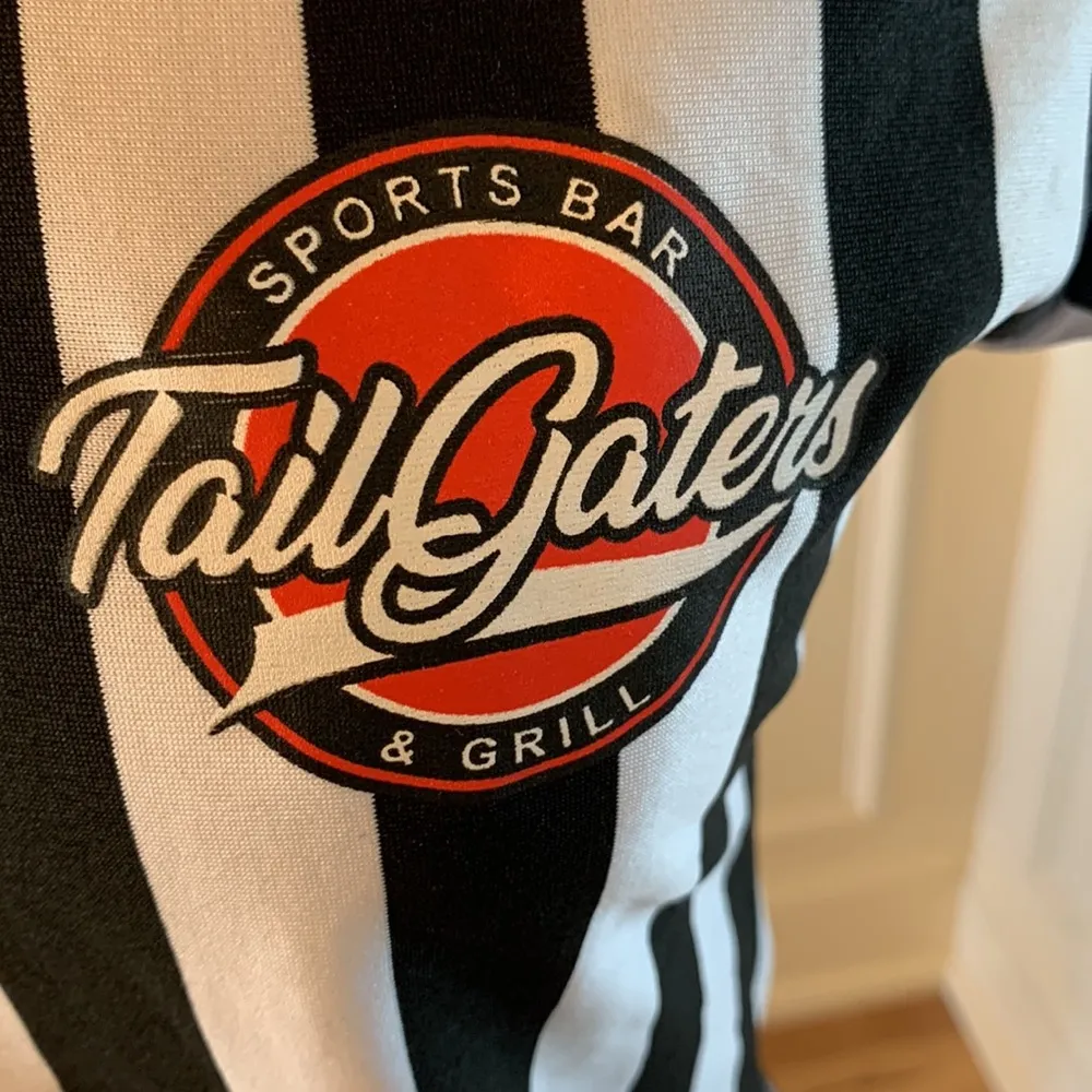 TailGaters Sports Bar Grill Striped VNeck Shirt Womens Medium - Image 3