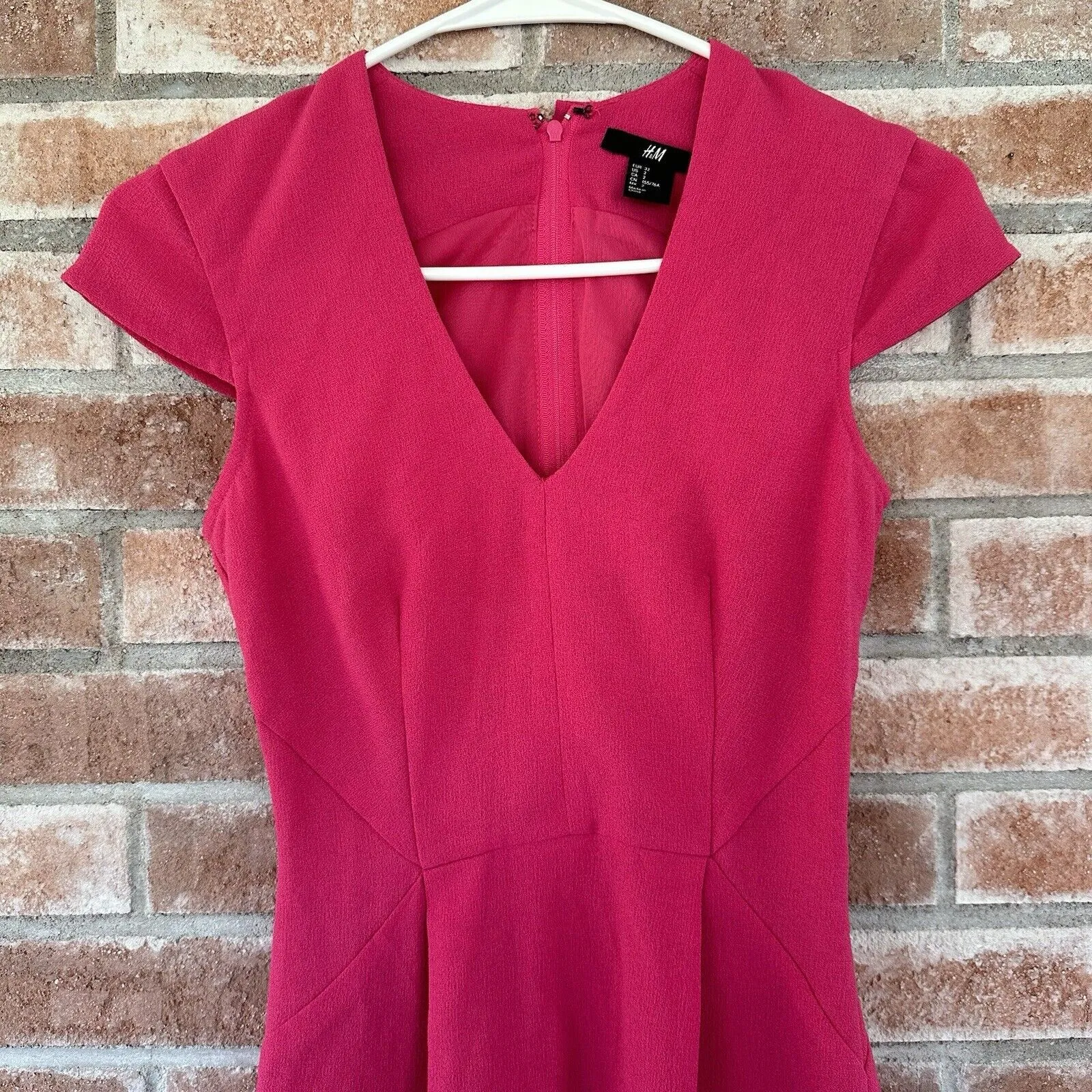 H&M Hot Pink Barbie Sheath Dress Pleated Cap Sleeves Size 2 - Image 2